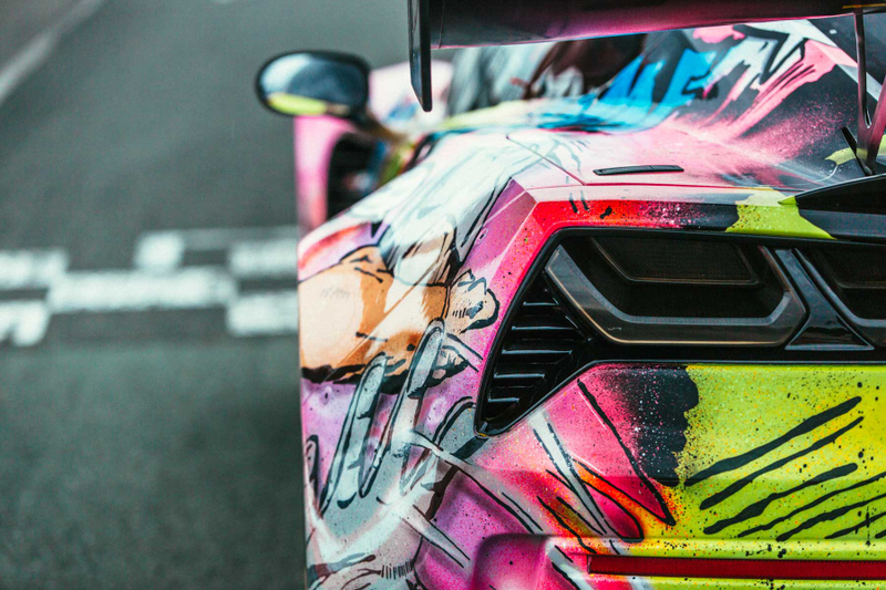 Illustration for article titled Brighten Your Afternoon With This Glorious, Glowing Corvette That'll Race At Le Mans